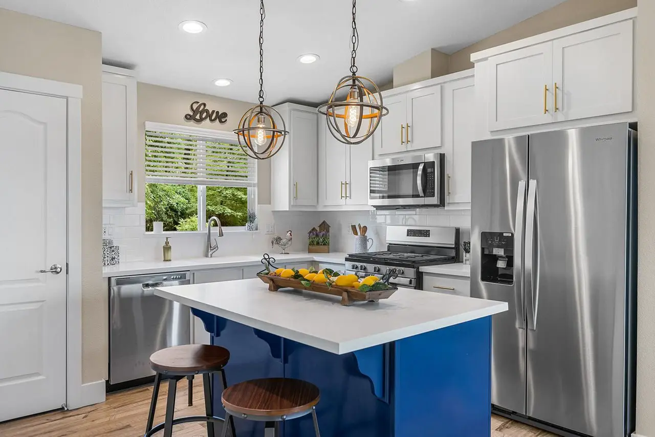 Amber-Cove-K610-CT-Kitchen-1 Amber-Cove-K610-CT-Kitchen-1